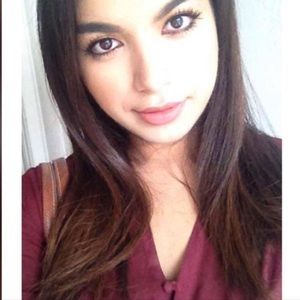 Meet your Posher, Yasmina